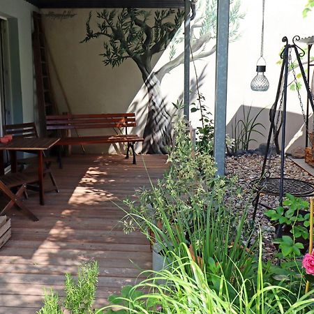 Modern Apartment With Garden In Wismar Exterior photo
